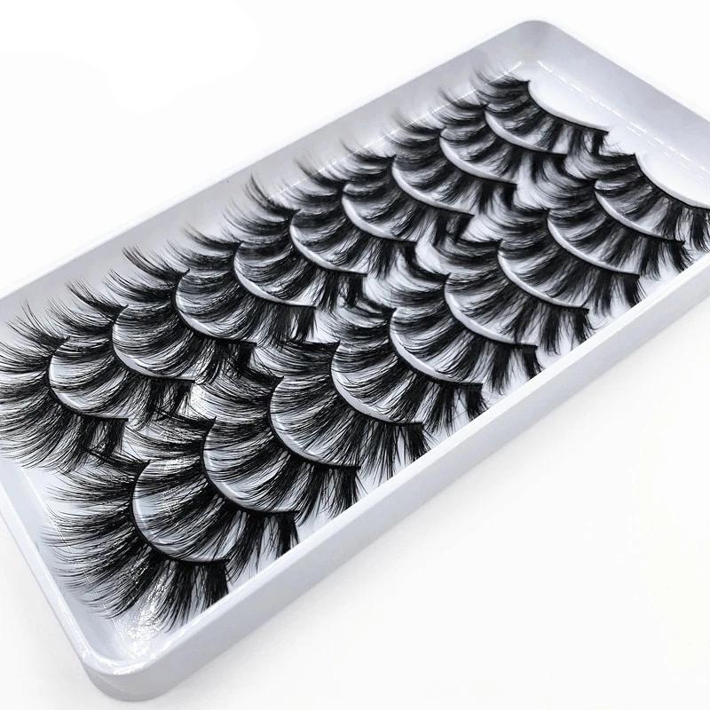 Dramatic false eyelashes