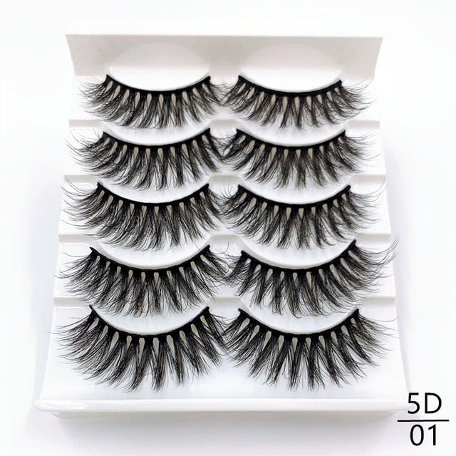 Dramatic false eyelashes