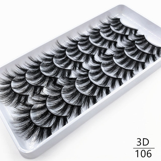 Dramatic false eyelashes