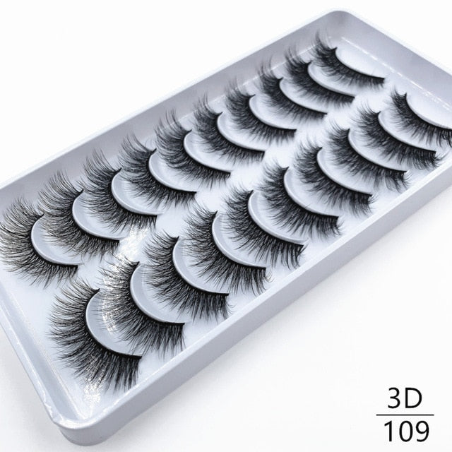 Dramatic false eyelashes