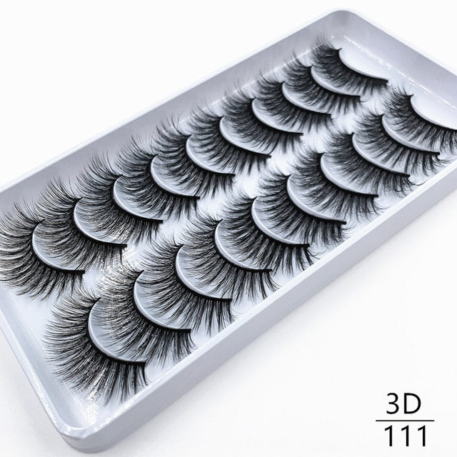 Dramatic false eyelashes