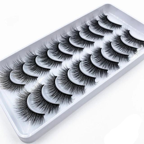 Dramatic false eyelashes