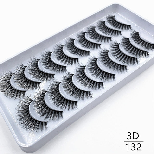 Dramatic false eyelashes